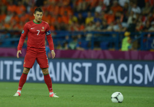 cristiano-ronaldo-520-posing-stance-in-a-free-kick-at-the-euro-2012